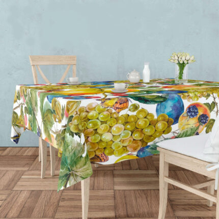 Mantel decorativo con frutas y mariposas